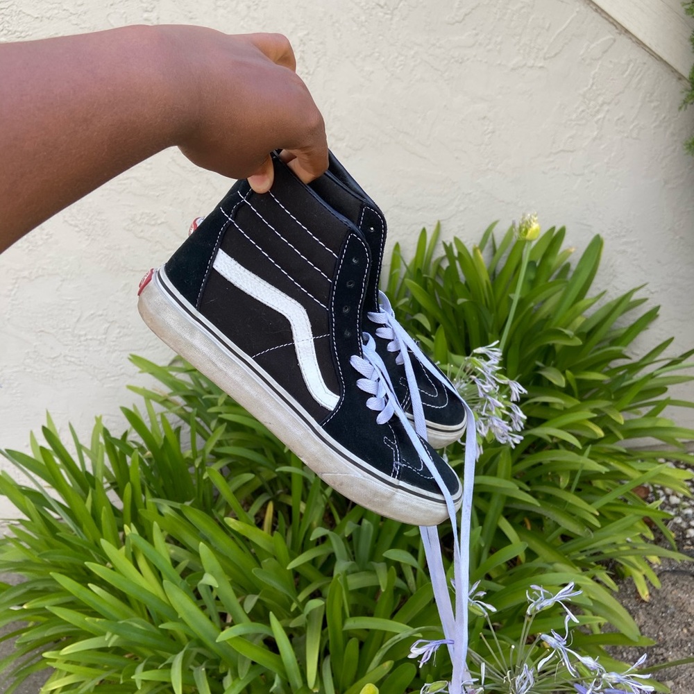 GENTLY USED Vans Sk8 Hi Womens 8.5/Mens 7.0